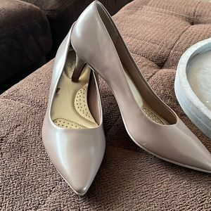 Taupe Pointed Kitten Heel